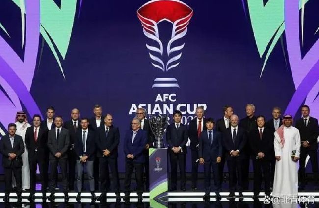 故事产生在法国南部贝济耶市四周的小镇当中，杰夫（让-保罗·卢弗 Jean-Paul Rouve 饰）和凯蒂（伊莎贝尔·南蒂 Isabelle Nanty 饰）带着他们的三个孩子糊口在这个安好的小镇上，固然一家人的糊口经常堕入拮据当中，可是他们老是有法子把日子过得布满了高兴和欢愉，由于对他们来讲，那些真正欢愉的工作老是和金钱无关的。                                  一次偶尔中，杰夫一家人居然中